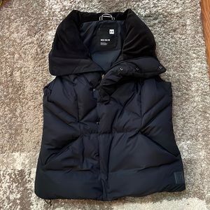 Medium UA puffer vest.